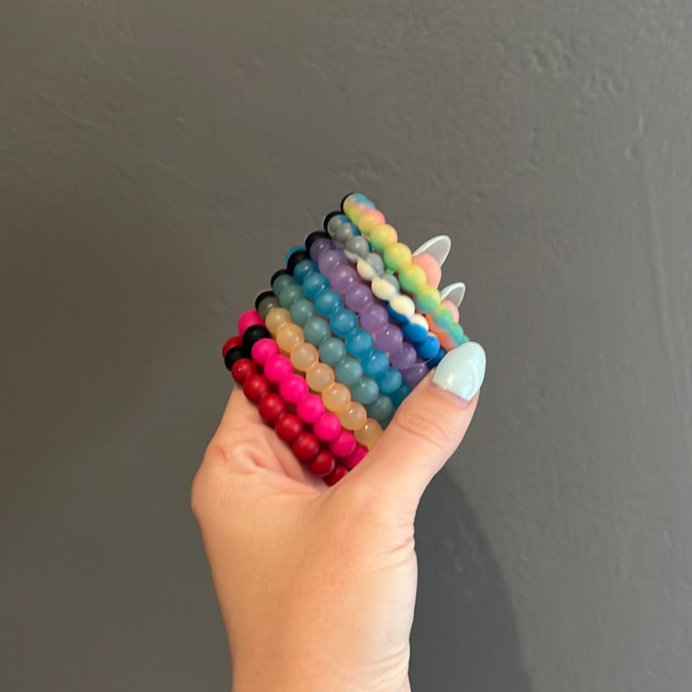8 lokai brackets